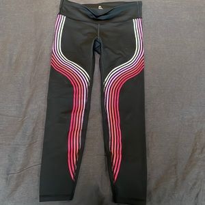 GapFit Black 7/8 Leggings w/ Multi Rainbow Stripe, Sz Medium, Perfect!